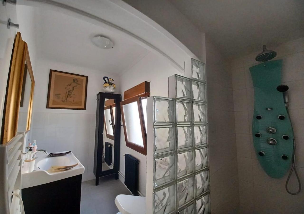 Habitaciones En El Atico De Tona Mirando A La Bahia De Santander Extérieur photo